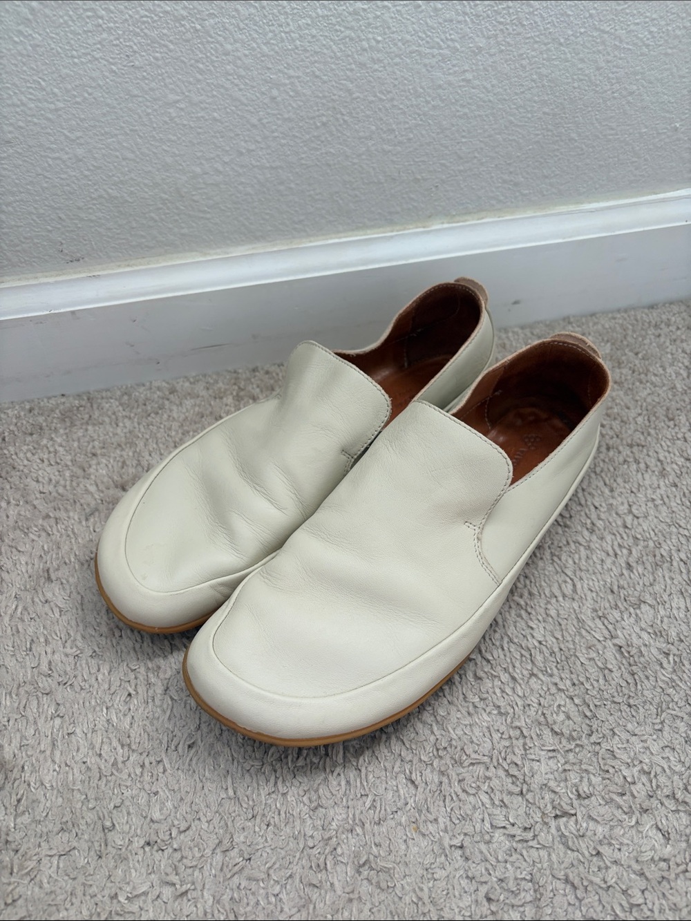 Vivo Barefoot Off-White Leather Slip-On Loafers